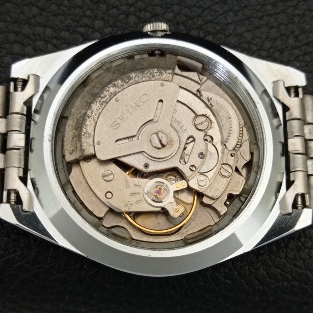 Vintage 1992 Seiko Automatic Mens Silver Watch W/daydate & Green accents - Picture 10 of 10